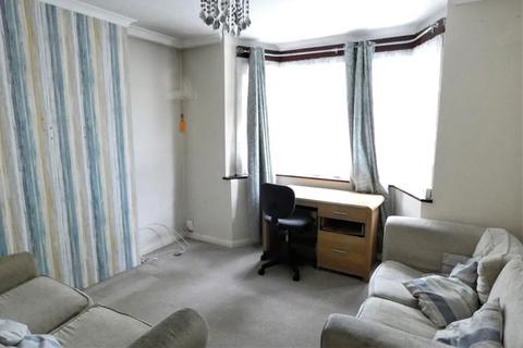 2 bedroom maisonette for sale, Staines Road, Feltham, Greater London, TW14 9HD
