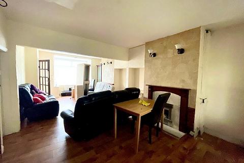 660 High Street, Stoke-on-trent, ST6 5PJ
