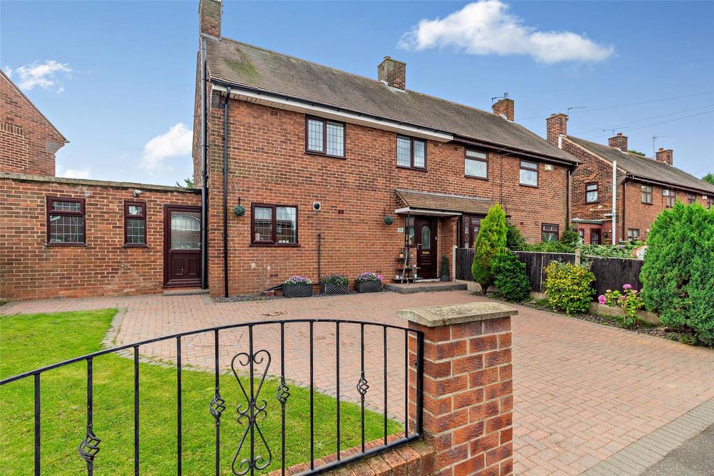 Birchwood Drive, Ravenfield, Rotherham, South Yorkshire, S65 3 bed semi