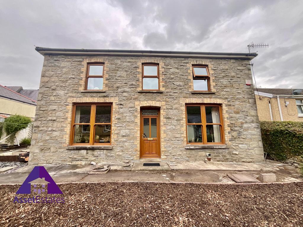 Somerset Street, Abertillery, NP13 1DN 4 bed detached house for sale £315,000