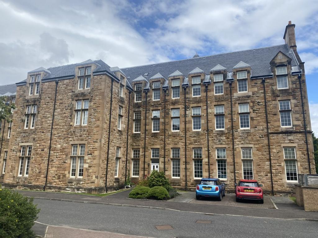Parklands Oval, Crookston, Glasgow, G53 3 bed flat £1,165 pcm (£269 pw)