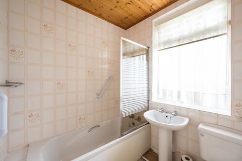 19 Silverknowes Road, Edinburgh, EH4 5LJ