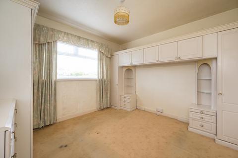19 Silverknowes Road, Edinburgh, EH4 5LJ