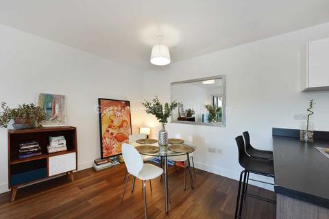 1 bedroom apartment to rent, Skyline House, Dickens Yard, Ealing W5