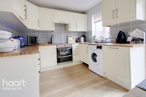 27 Lords Close, Edlington, Doncaster, DN12 1SE