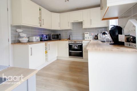27 Lords Close, Edlington, Doncaster, DN12 1SE