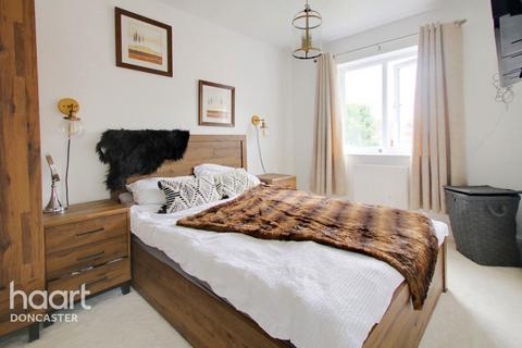 27 Lords Close, Edlington, Doncaster, DN12 1SE