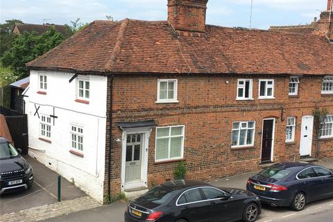 2 bedroom end of terrace house for sale, Wycombe End, Beaconsfield, HP9