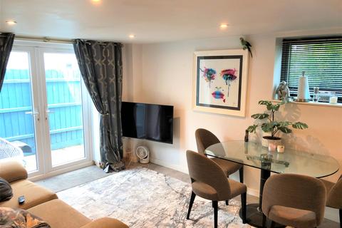 2 bedroom apartment to rent, Salterns Way