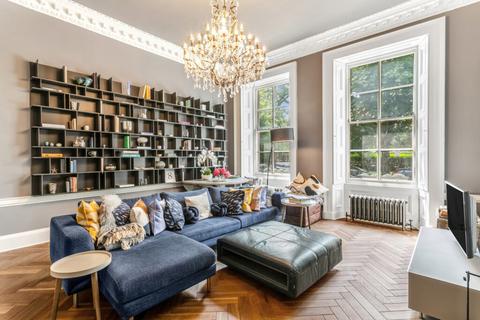 16/1 Clarendon Crescent, Edinburgh, EH4 1PU