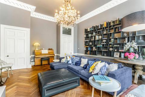 16/1 Clarendon Crescent, Edinburgh, EH4 1PU