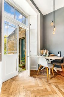 16/1 Clarendon Crescent, Edinburgh, EH4 1PU
