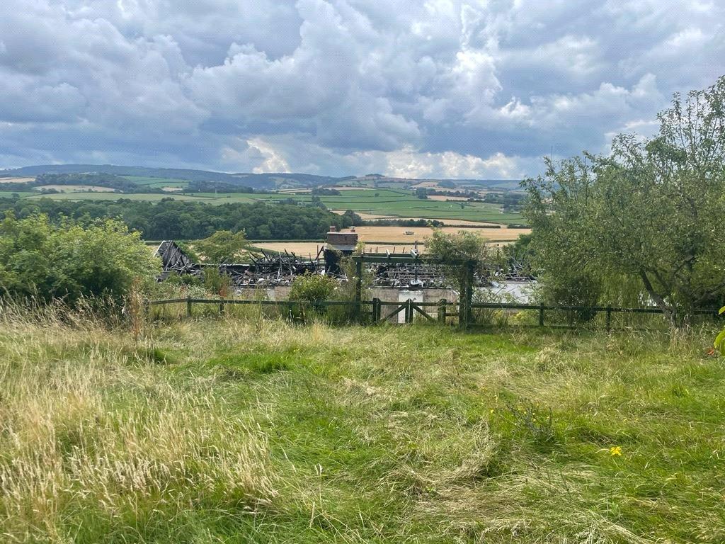 Five Bells, Watchet, Somerset, TA23 5 bed bungalow for sale £225,000