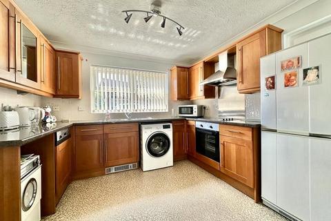 4 bedroom detached house for sale, Lowther Close, Eastbourne, East Sussex, BN23