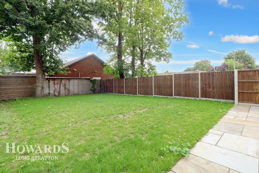 Flowerpot Lane, Long Stratton 4 bed link detached house for sale £350,000