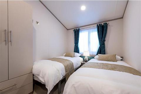 2 bedroom static caravan for sale, Havant Road, Hayling Island Hampshire