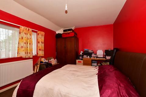 159 Warbank Crescent, New Addington, Croydon, CR0 0AZ
