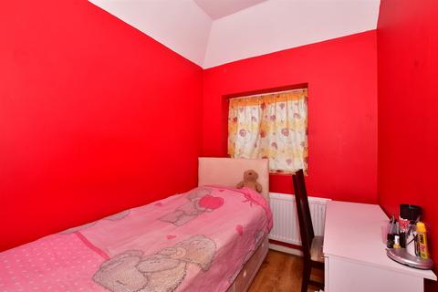 159 Warbank Crescent, New Addington, Croydon, CR0 0AZ