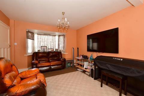 159 Warbank Crescent, New Addington, Croydon, CR0 0AZ