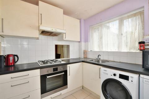 159 Warbank Crescent, New Addington, Croydon, CR0 0AZ
