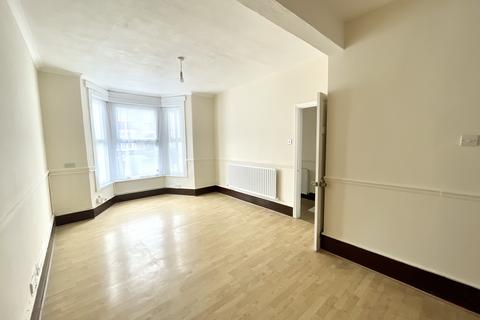4 bedroom terraced house to rent - Edmonton, N9