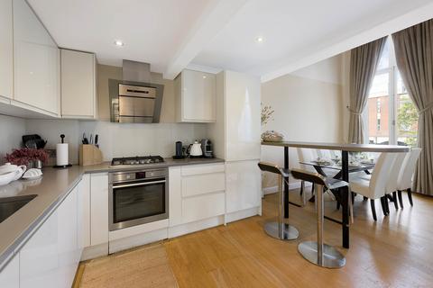 3 bedroom duplex for sale, Rutland Gate, London, SW7