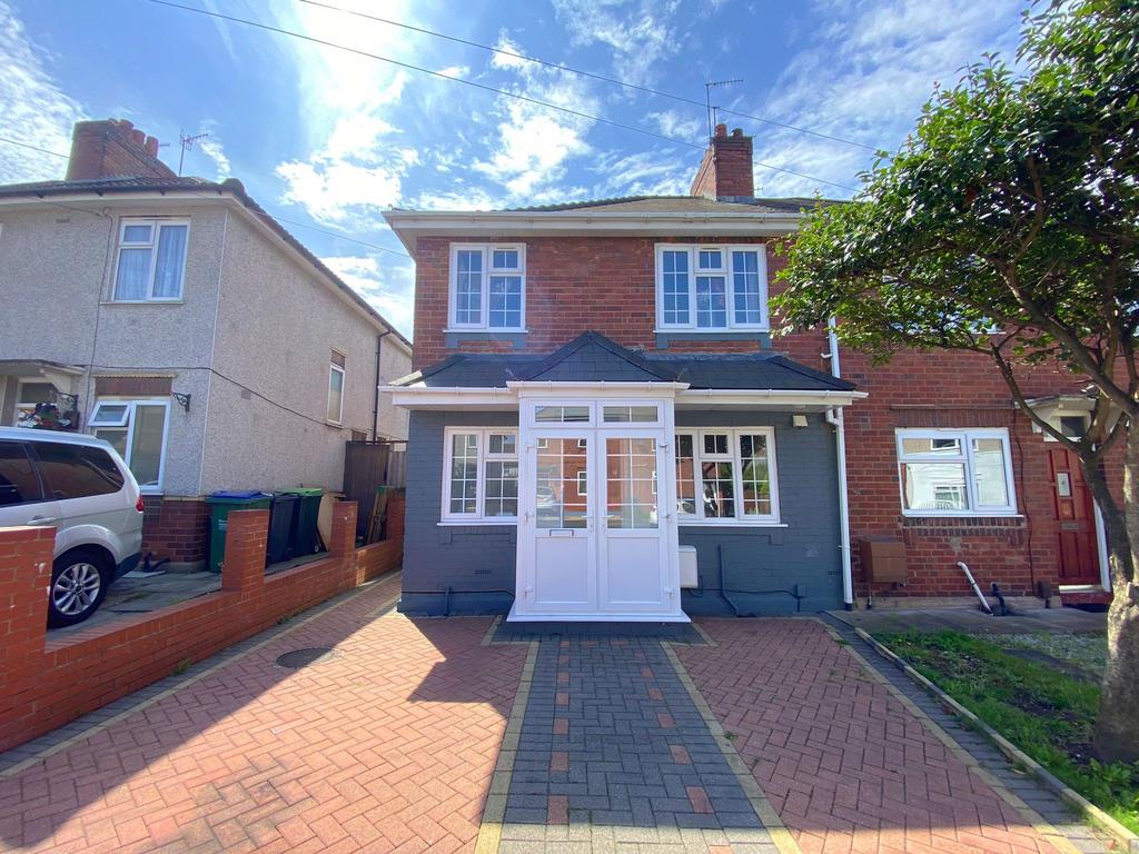 Western Road, Cradley Heath B64 4 bed semidetached house for sale £