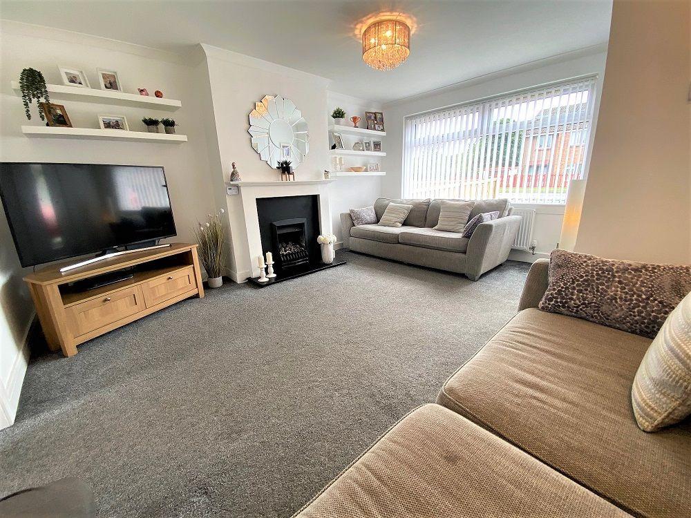 59 Sutherland Drive, Kinross 4 bed semidetached house for sale £239,000