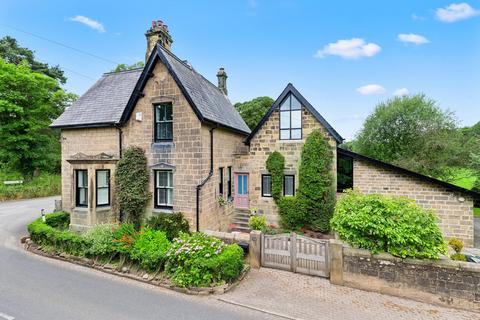 4 bedroom detached house for sale, Moor Lane, Burley in Wharfedale, Ilkley, West Yorkshire, LS29