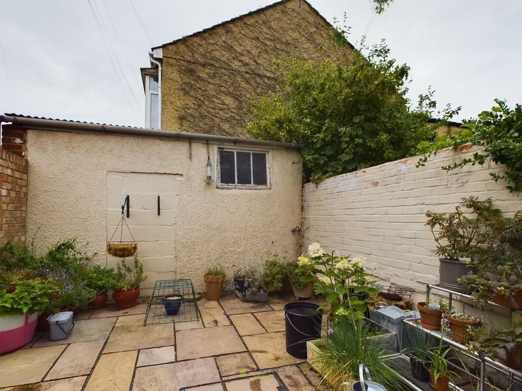 Courtyard Style Garden