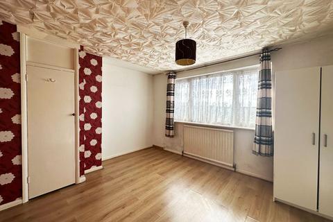 92 Grange Road, Romford, RM3 7EA