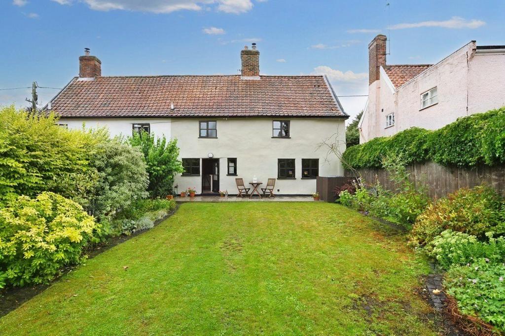 Hacheston, Near Framlingham, Suffolk 3 bed semidetached house for sale