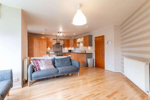 206T Portland Gardens, Edinburgh, EH6 6NJ