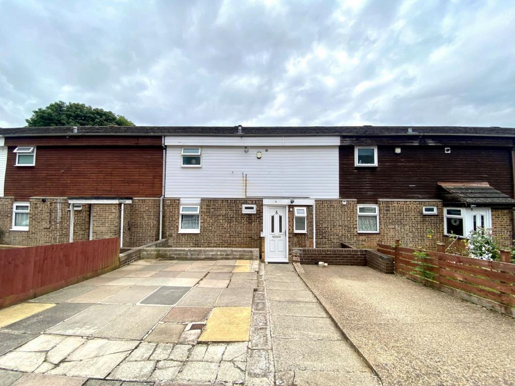 Ellfield Court, Lings, Northampton NN3 8LR 3 bed terraced house for