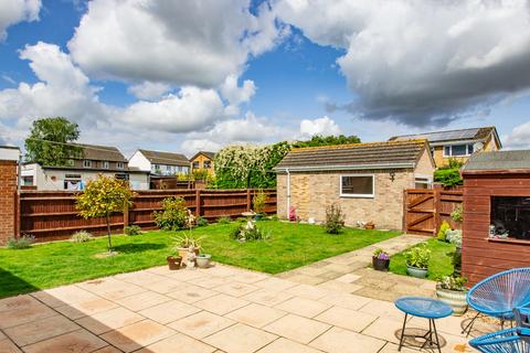 2 bedroom semi-detached bungalow for sale, Oakfield Road, Carterton, Oxfordshire, OX18