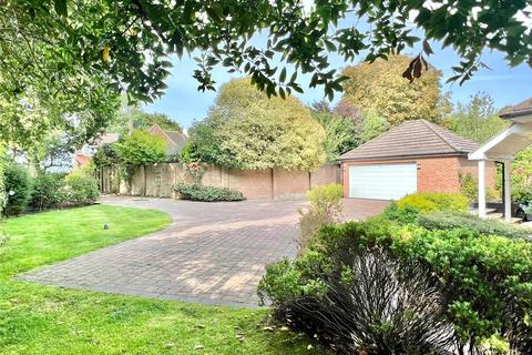 4 bedroom detached house for sale, Manor Road, Milford on Sea, Lymington, Hampshire, SO41