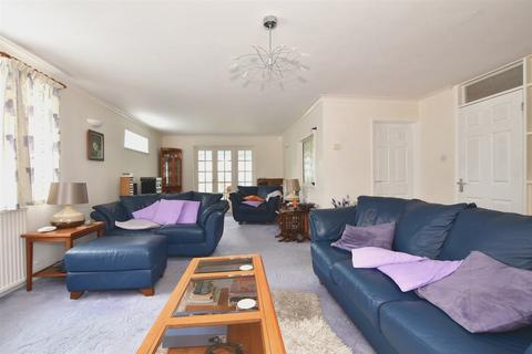 1 Delacourt Close, Cliffsend, Ramsgate, CT12 5LG