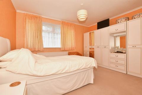 1 Delacourt Close, Cliffsend, Ramsgate, CT12 5LG