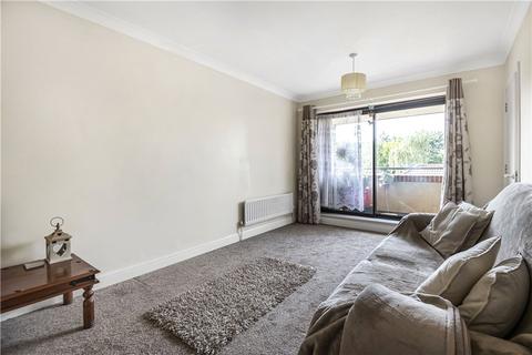 1 bedroom apartment for sale, Rosslyn Close, Sunbury-on-Thames, Surrey, TW16