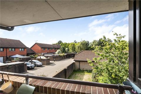 1 bedroom apartment for sale, Rosslyn Close, Sunbury-on-Thames, Surrey, TW16