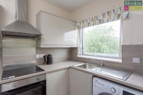 2 bedroom flat to rent, Postern Close, York, YO23 1JF