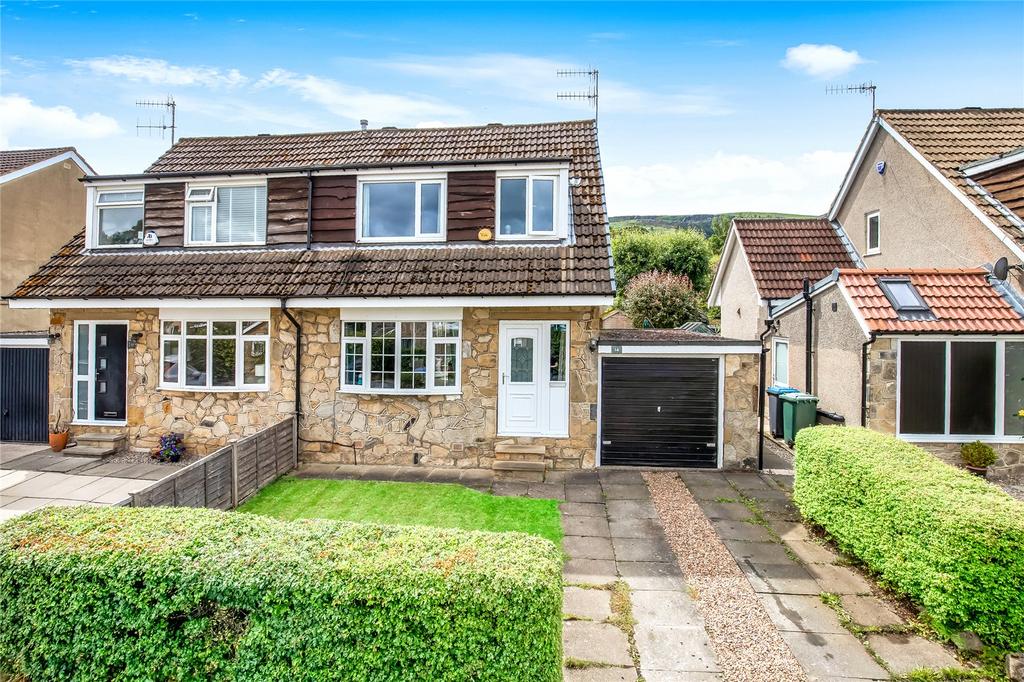 St. Helens Way, Ilkley, West Yorkshire, LS29 3 bed semidetached house