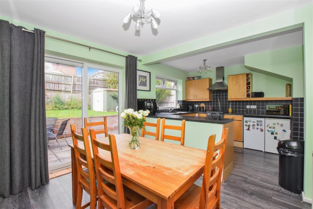 Kingsley Crescent, Runcorn 3 bed semidetached house for sale £210,000
