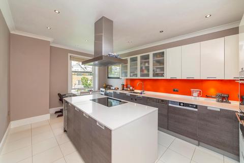 2 bedroom flat for sale, Belsize Square, London, NW3