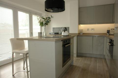 3 Thatch Leach, Chadderton, Oldham, OL9 9QX