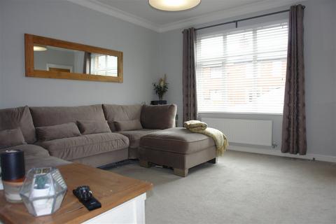 3 Thatch Leach, Chadderton, Oldham, OL9 9QX