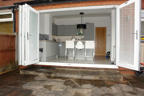 3 Thatch Leach, Chadderton, Oldham, OL9 9QX