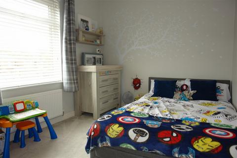 3 Thatch Leach, Chadderton, Oldham, OL9 9QX