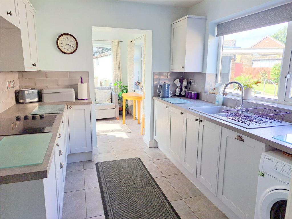 Water Royd Avenue, Mirfield, West Yorkshire, WF14 2 bed bungalow for