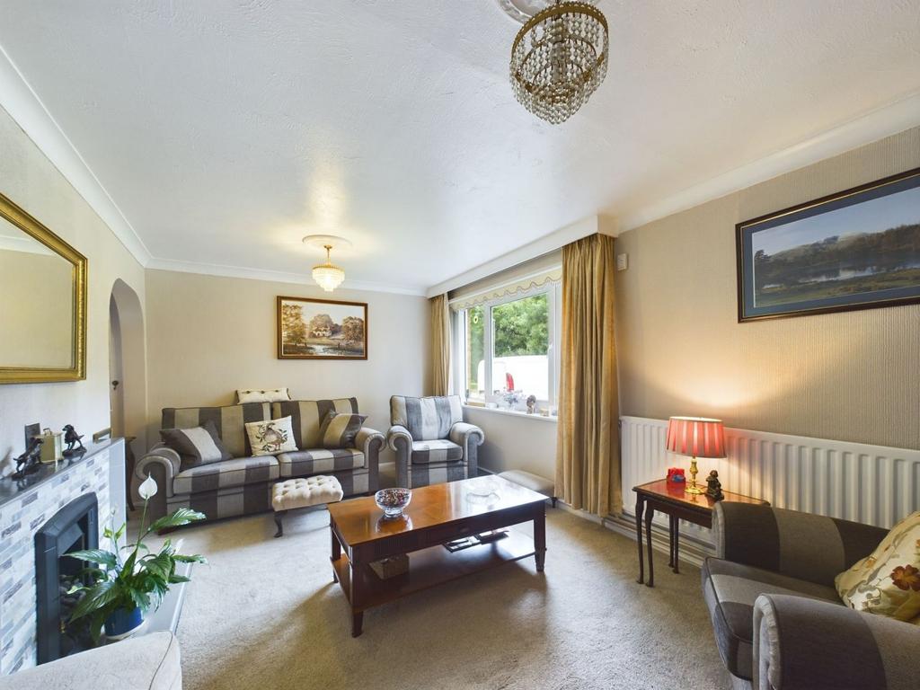 Milverton Crescent, Abington Vale... 4 bed detached house £350,000